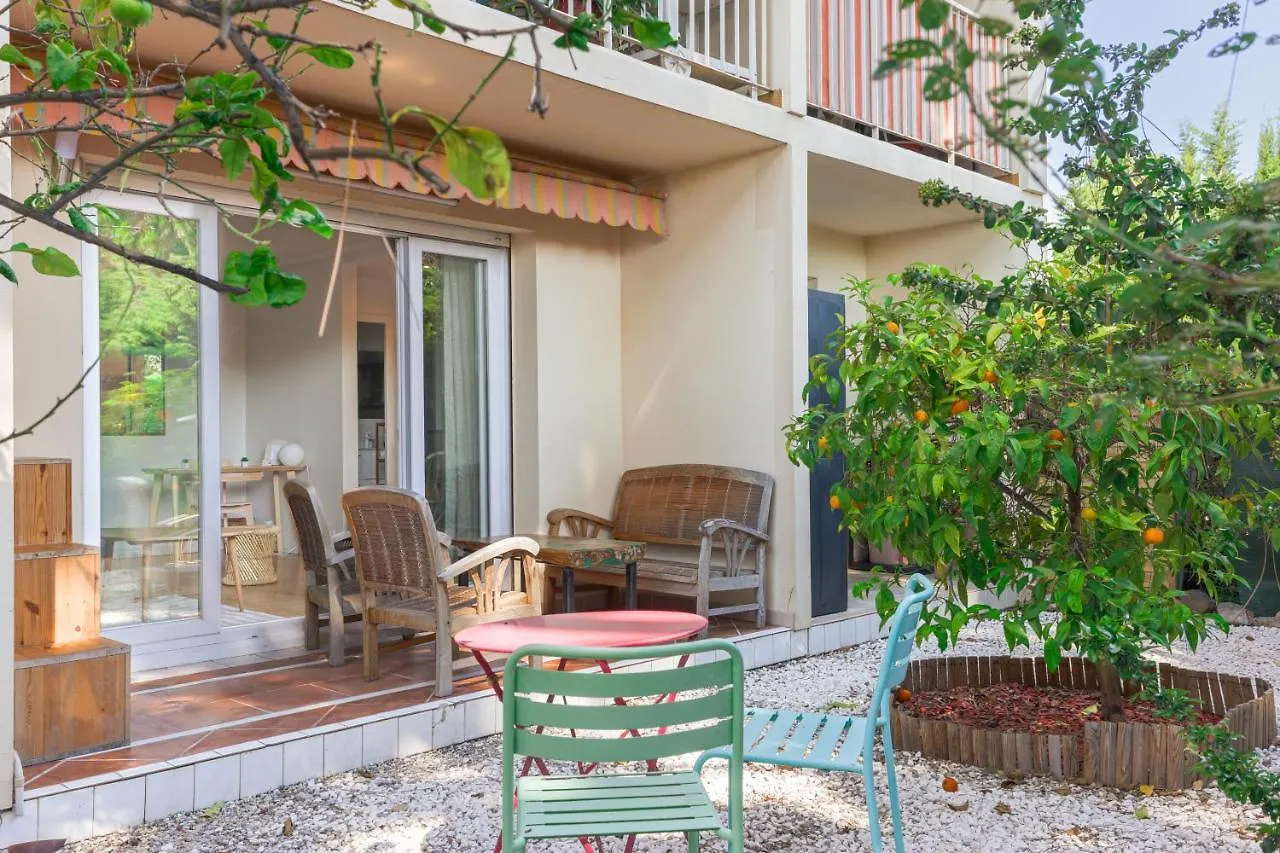 Beauvallon Plage - Magnifique T2 Avec Jardin, Proche Centre, Mer 앙티브